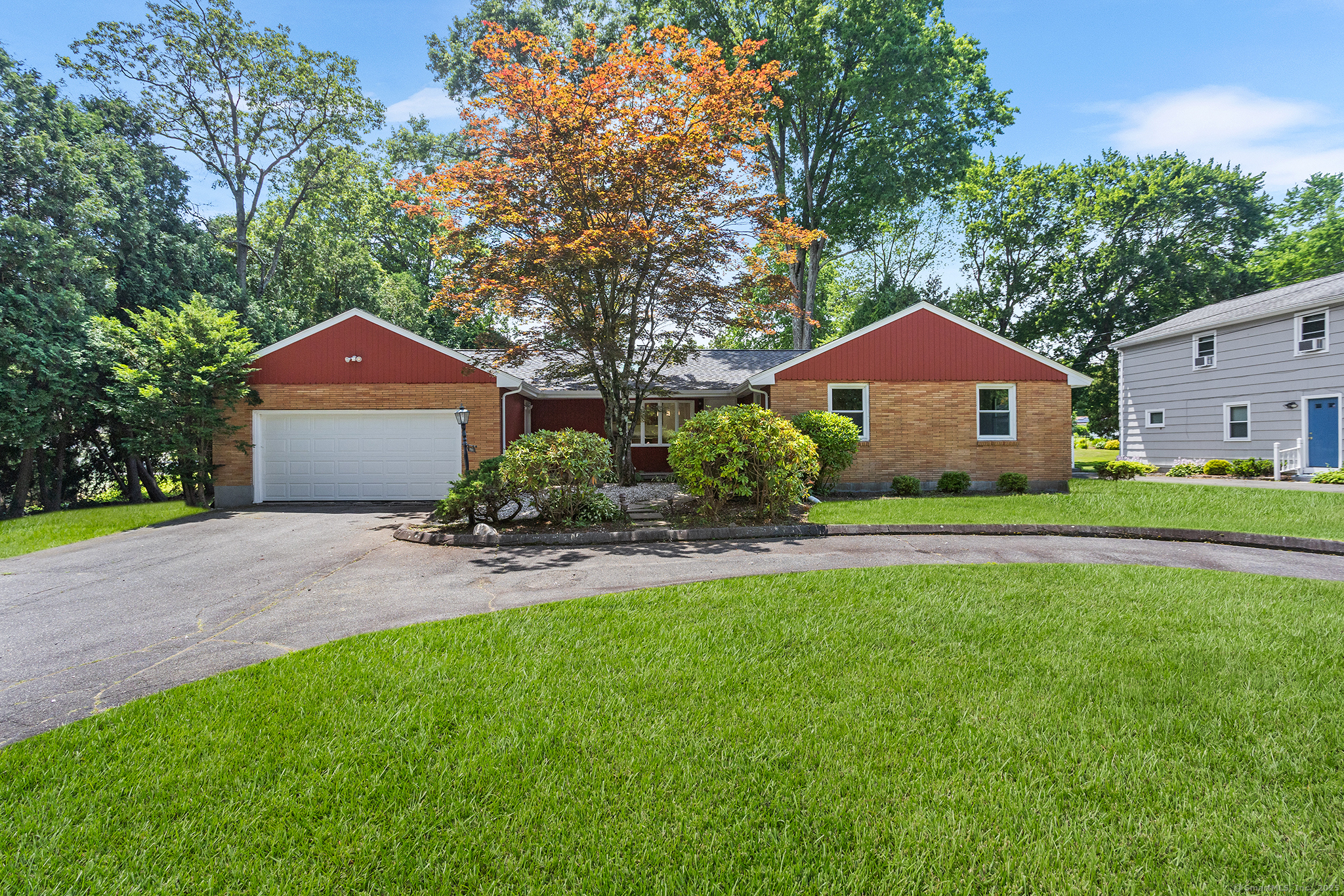 253 Simsbury Road West Hartford CT