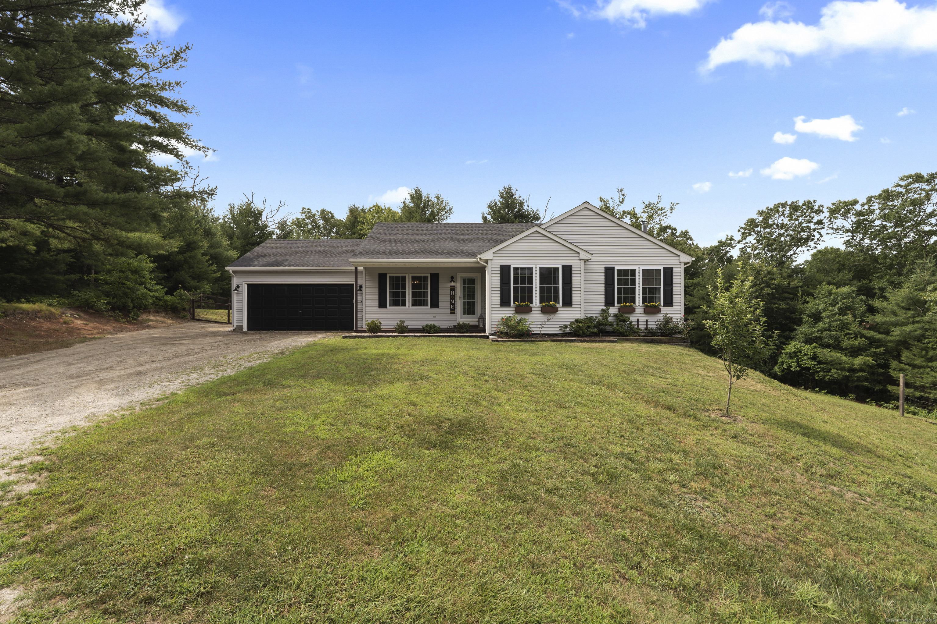 372 Beach Pond Road Voluntown CT
