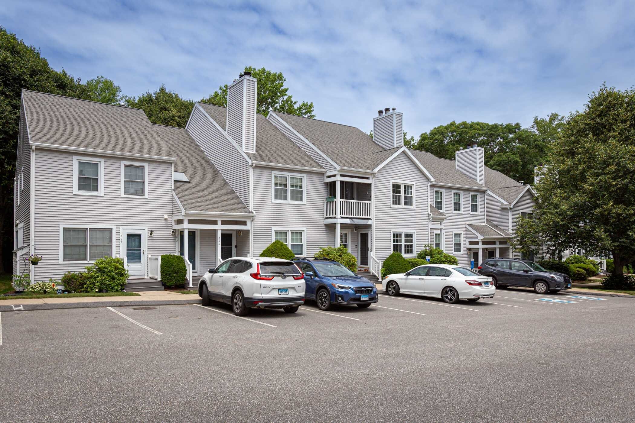 Homes for sale in Norwich, CT | 286 Laura Blvd #286, Norwich, CT 06360 | MLS# 24108543