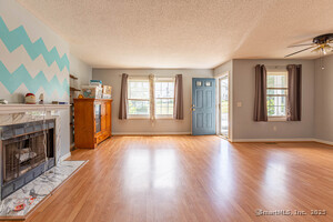 Homes for sale in Norwich, CT | 286 Laura Blvd #286, Norwich, CT 06360 | MLS# 24108543