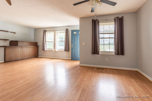 Homes for sale in Norwich, CT | 286 Laura Blvd #286, Norwich, CT 06360 | MLS# 24108543