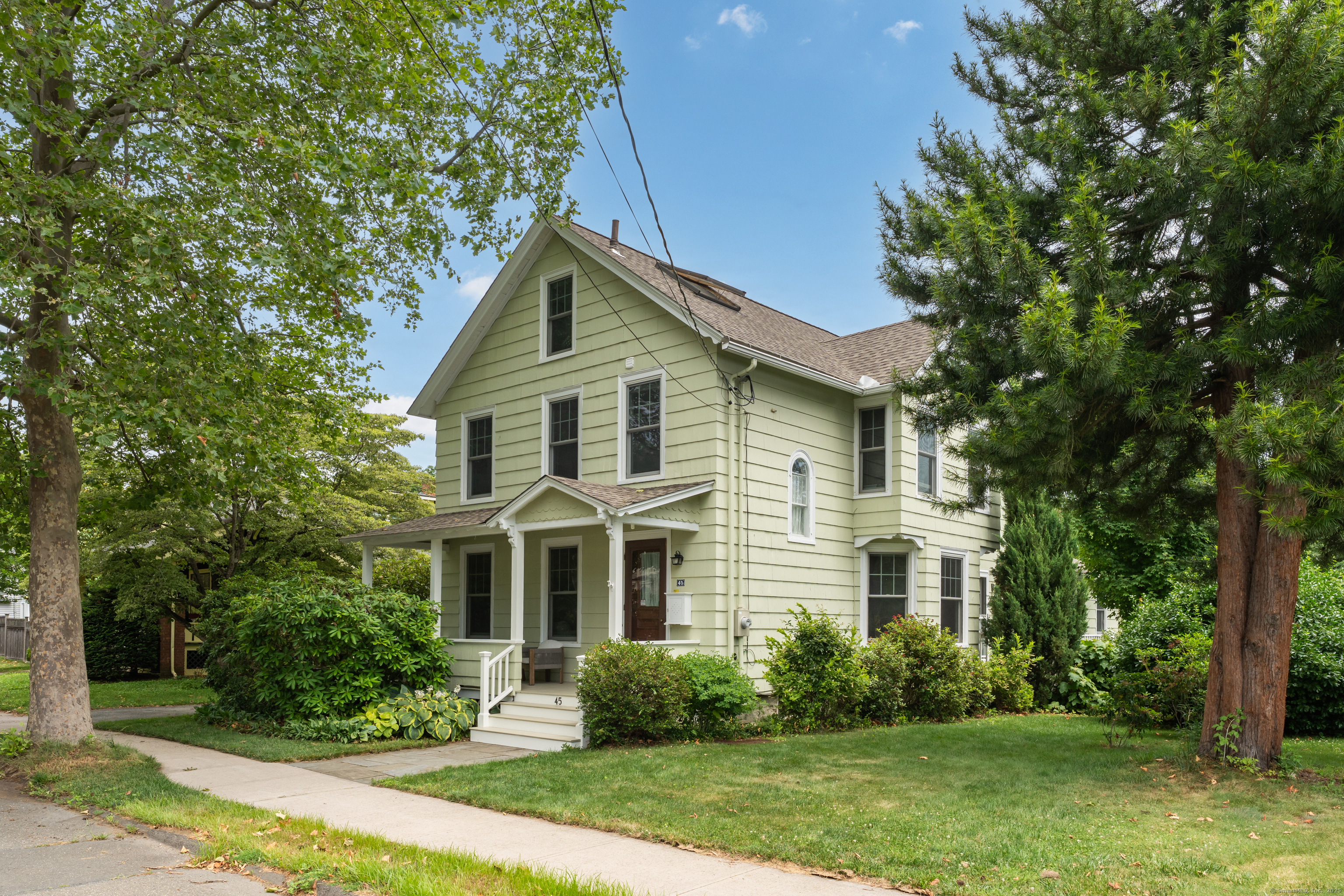 45 Graves Avenue Guilford CT