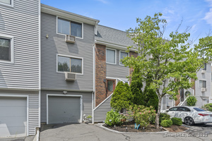 60 Alvord Lane, Unit APT 19