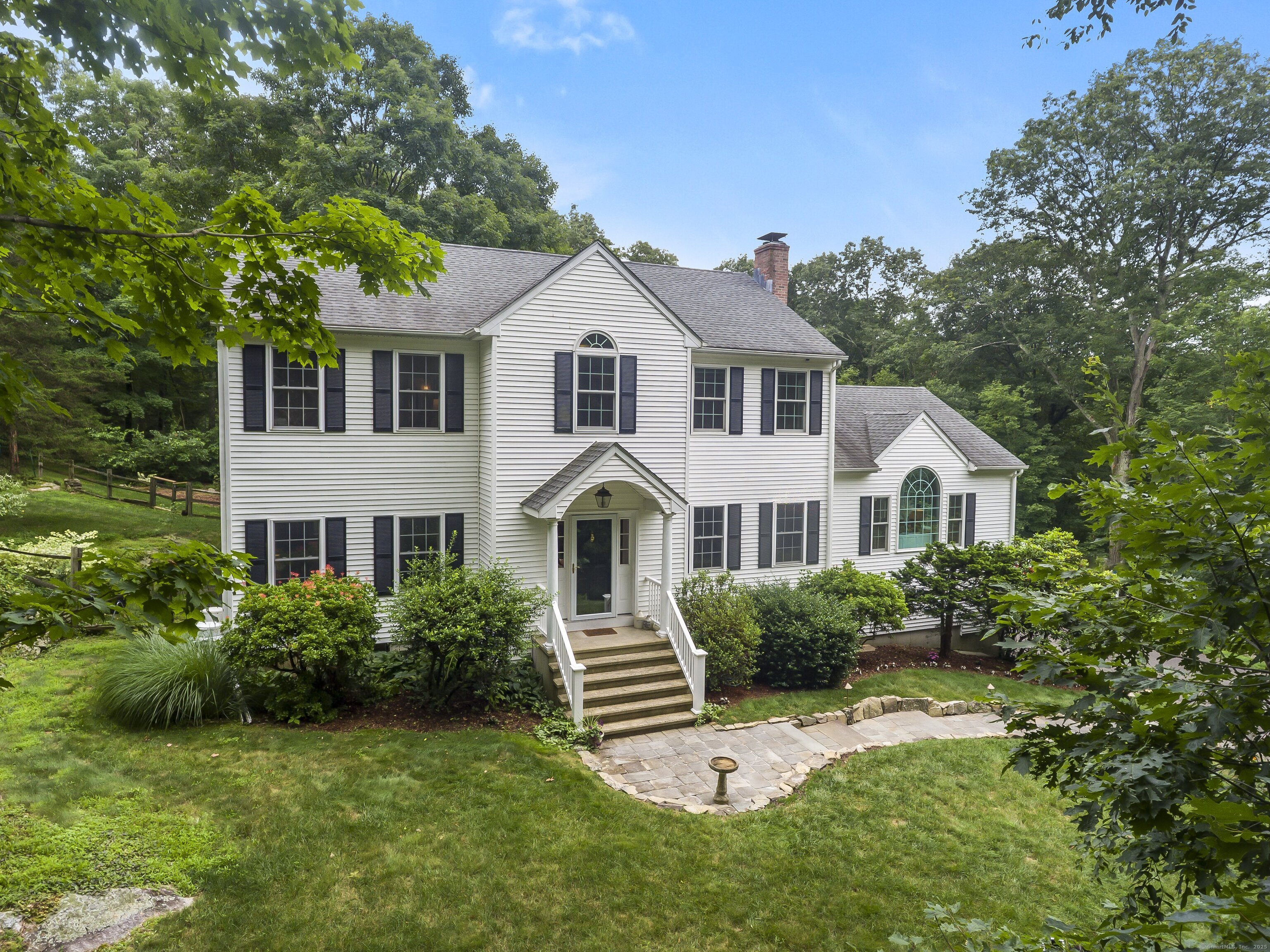 10 Applegate Lane Monroe CT