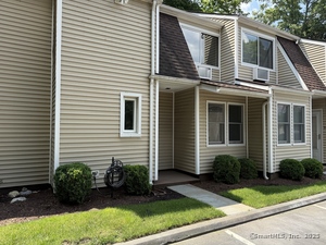 30 De Bera Lane, Unit APT 2