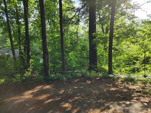 Homes for sale in Avon, CT | 30 Cliff Dr, Avon, CT 06001 | MLS# 24109066