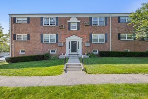 Homes for sale in Stamford, CT | 90 Strawberry Hill Ave #3, Stamford, CT 06902 | MLS# 24109935