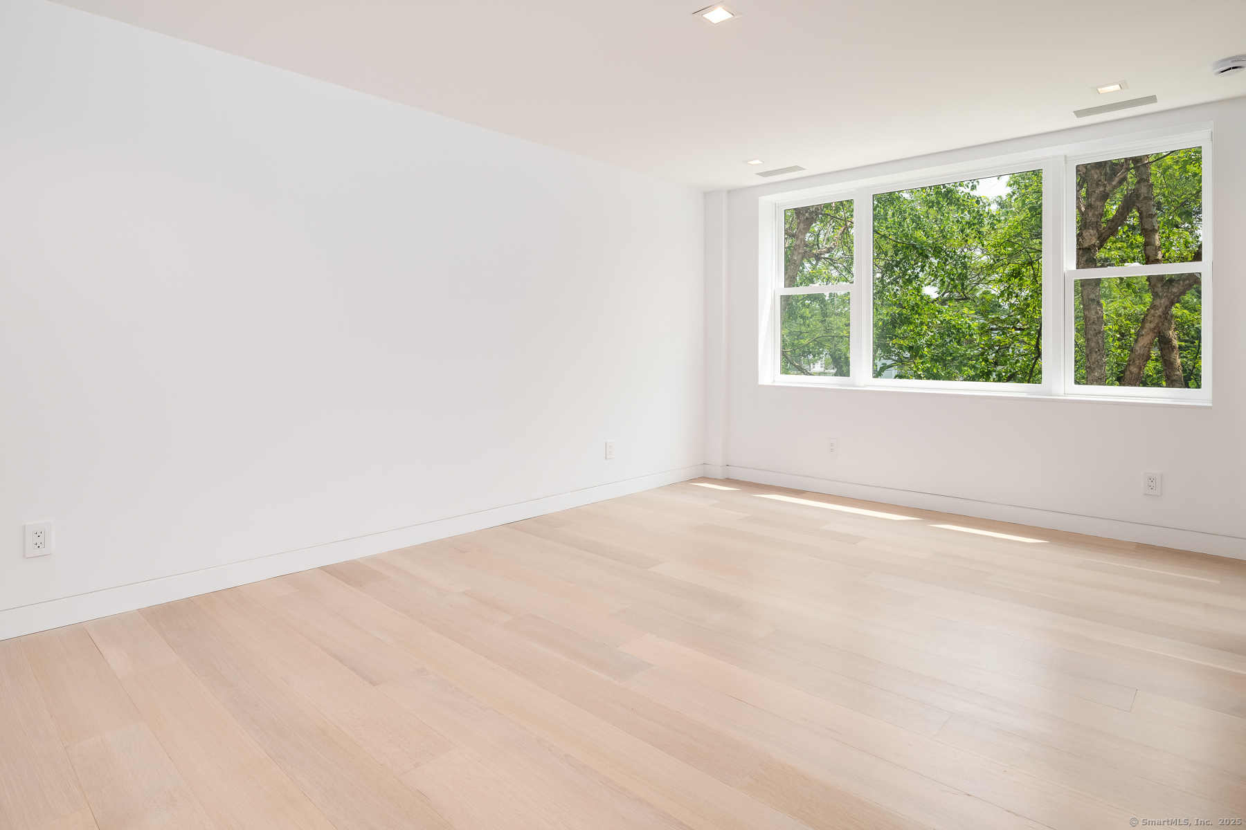 Photo 19 of 636 Steamboat Road, Greenwich, CT