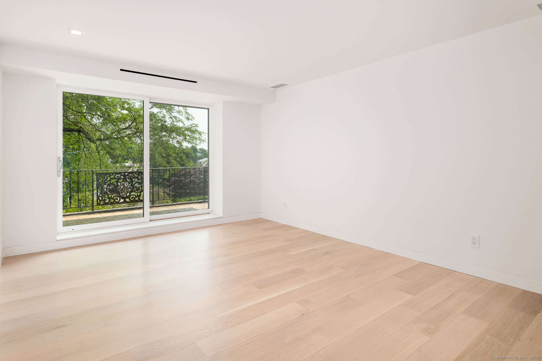 Photo 21 of 636 Steamboat Road, Greenwich, CT