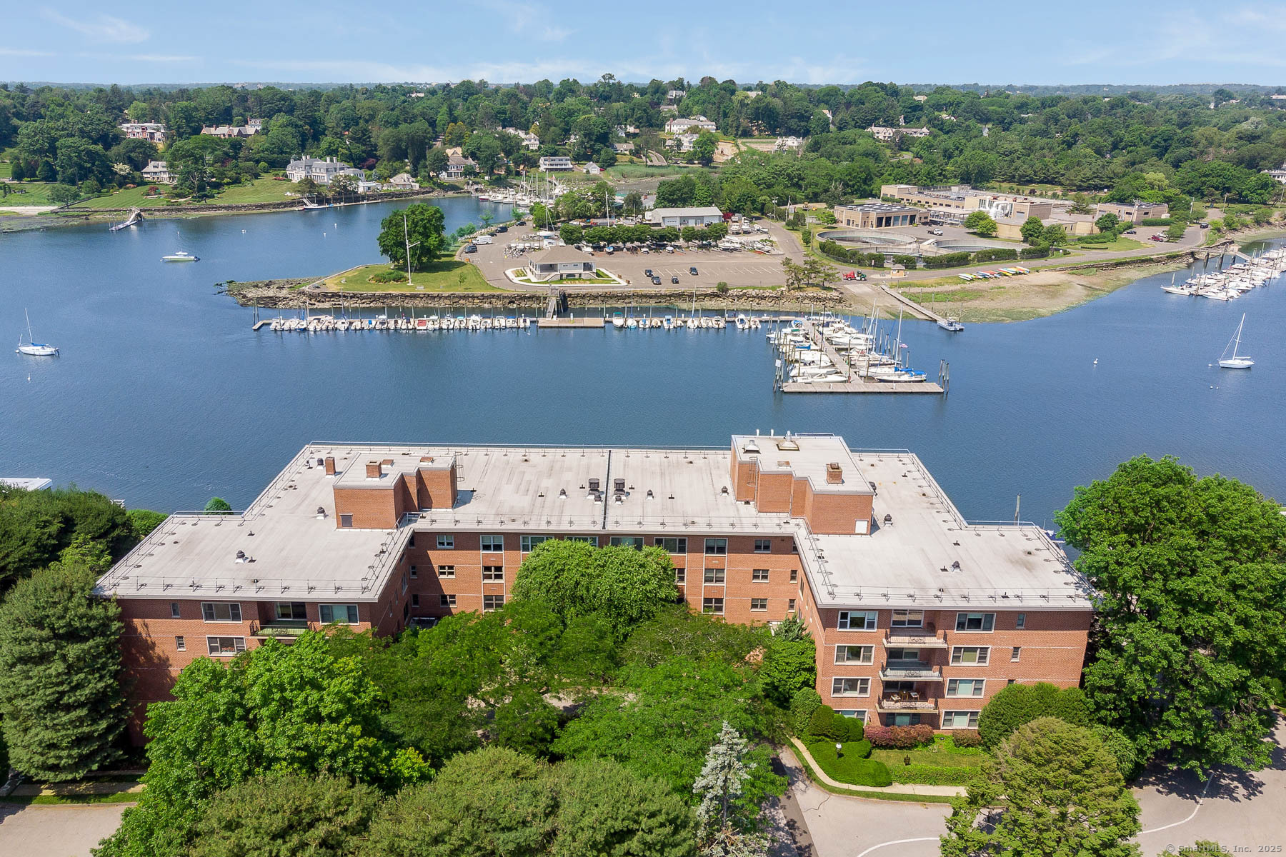 Photo 27 of 636 Steamboat Road, Greenwich, CT