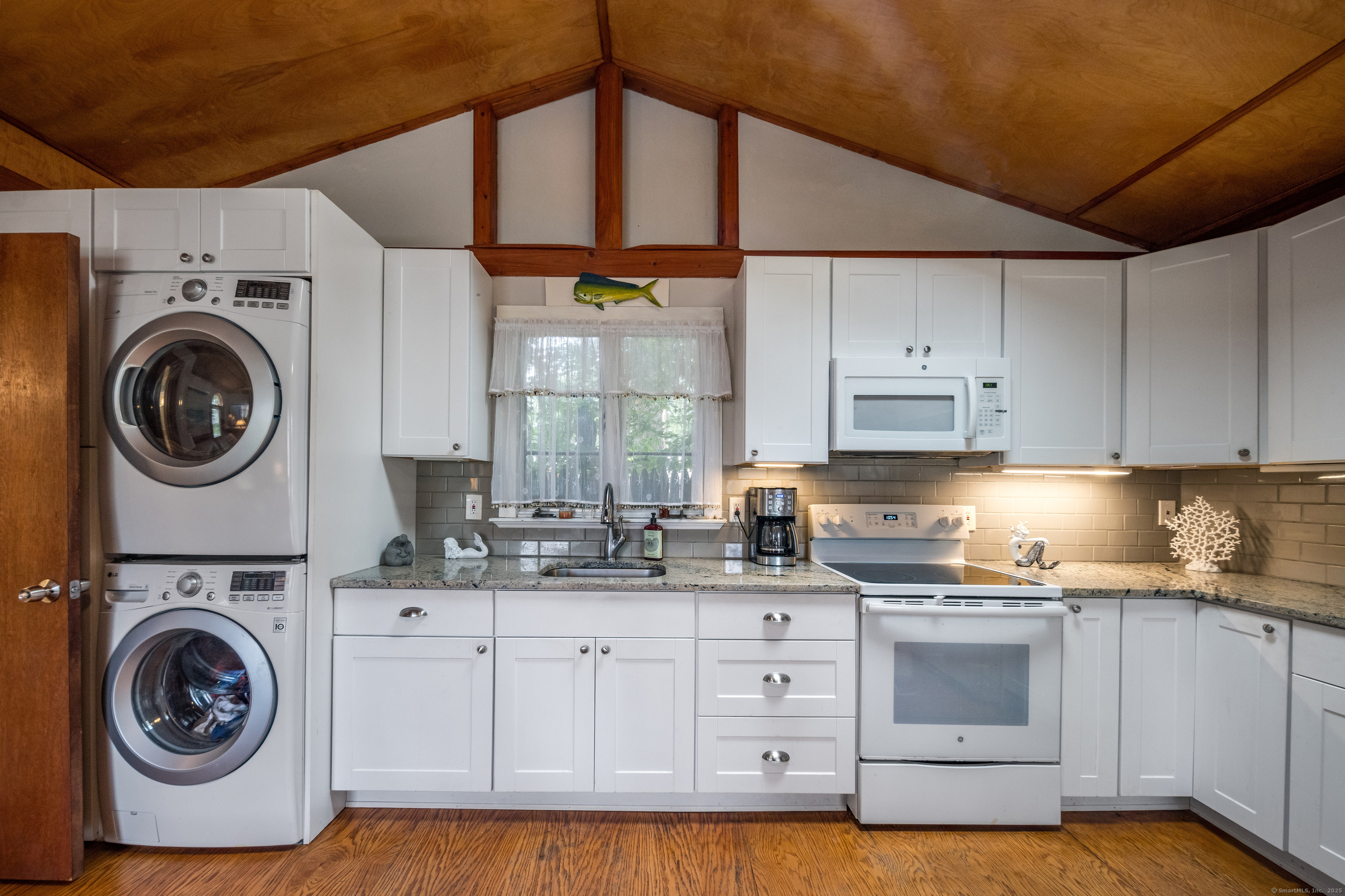 76 South, Madison, 06443, 1 Bedroom Bedrooms, ,1 BathroomBathrooms,Single Family For Sale,For Sale,South,24110186