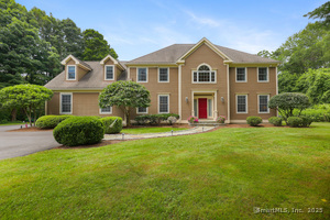 Homes for sale in Redding, CT | 28 Sunnyview Dr, Redding, CT 06896 | MLS# 24110181