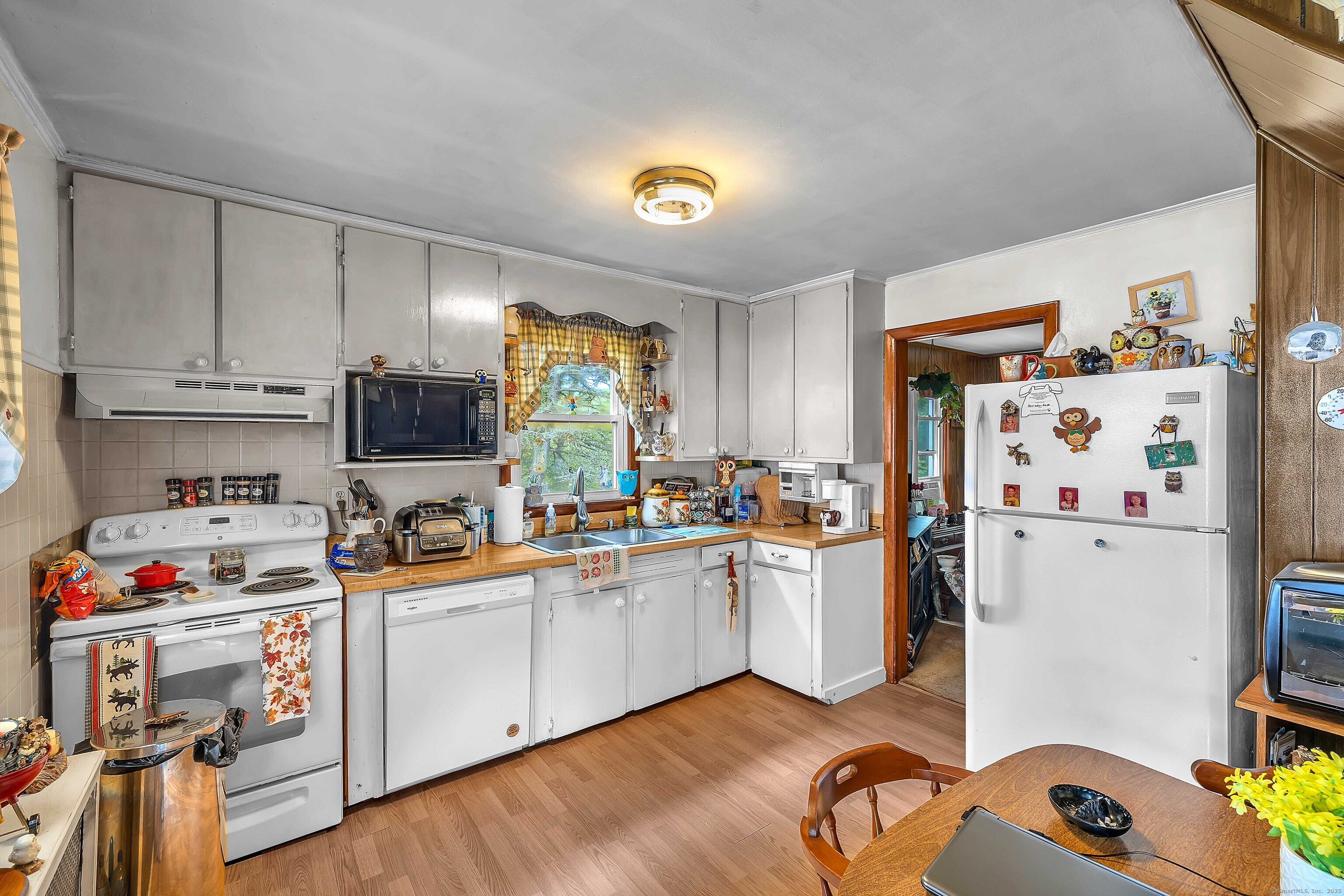 398 & 402 Boston Post, Waterford, 06385, 7 Bedrooms Bedrooms, ,2 BathroomsBathrooms,Multi-family For Sale,For Sale,Boston Post,24107216