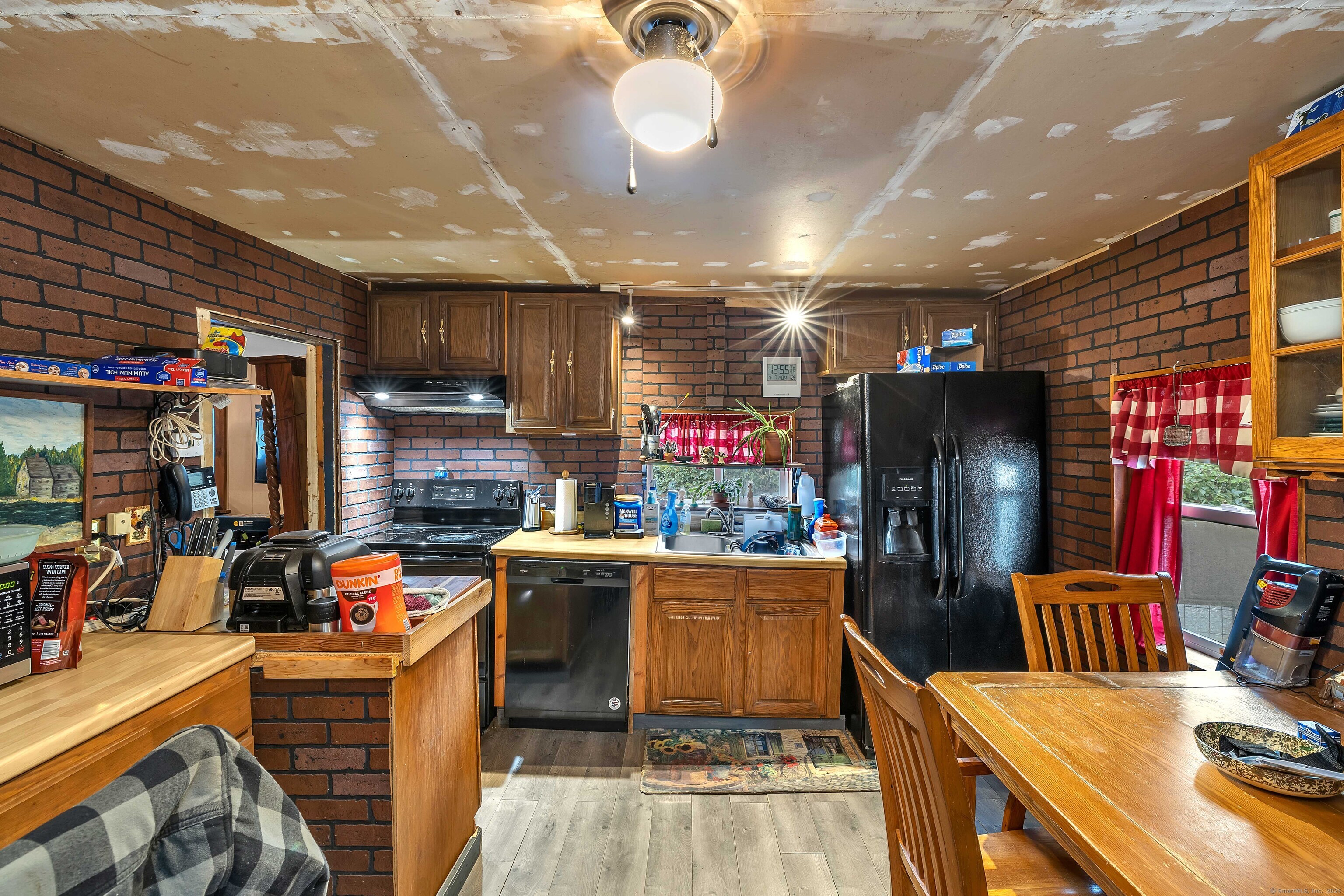 398 & 402 Boston Post, Waterford, 06385, 7 Bedrooms Bedrooms, ,2 BathroomsBathrooms,Multi-family For Sale,For Sale,Boston Post,24107216