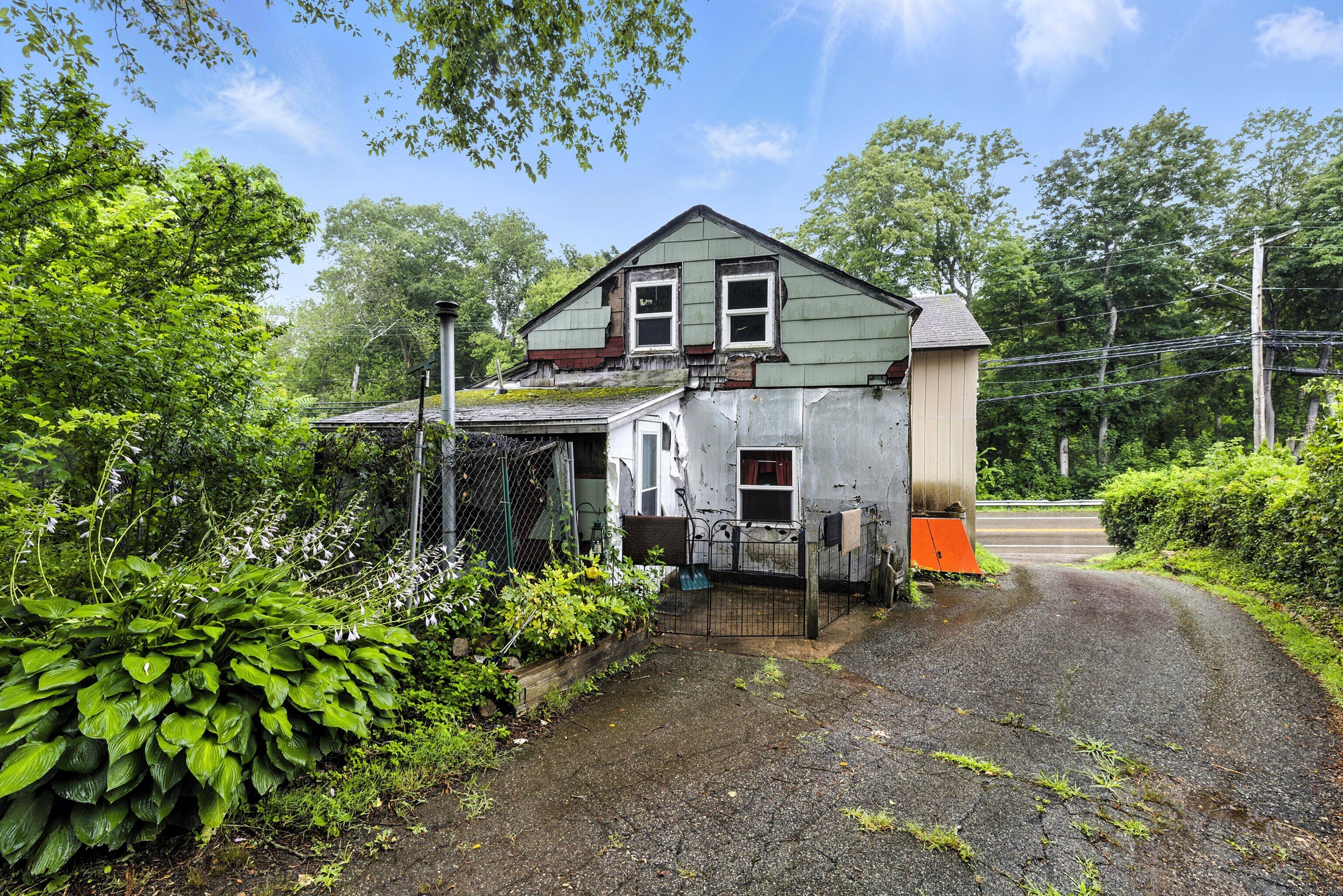 398 & 402 Boston Post, Waterford, 06385, 7 Bedrooms Bedrooms, ,2 BathroomsBathrooms,Multi-family For Sale,For Sale,Boston Post,24107216