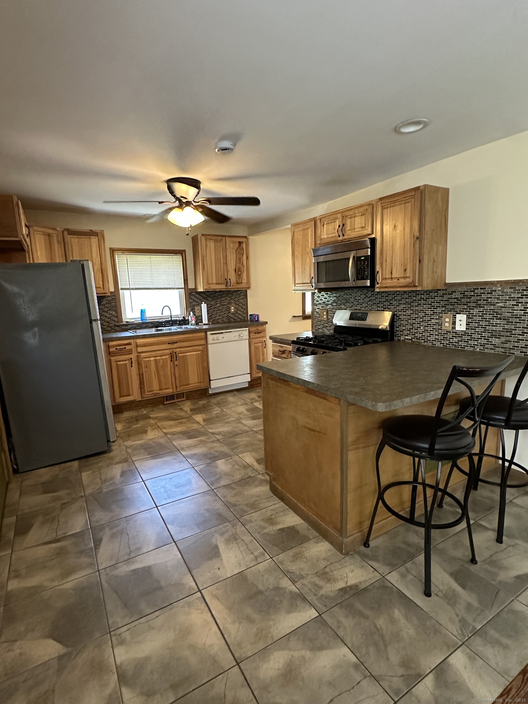 9 Talmadge, Derby, 06418, 2 Bedrooms Bedrooms, ,1 BathroomBathrooms,Residential Rental,For Sale,Talmadge,24110348