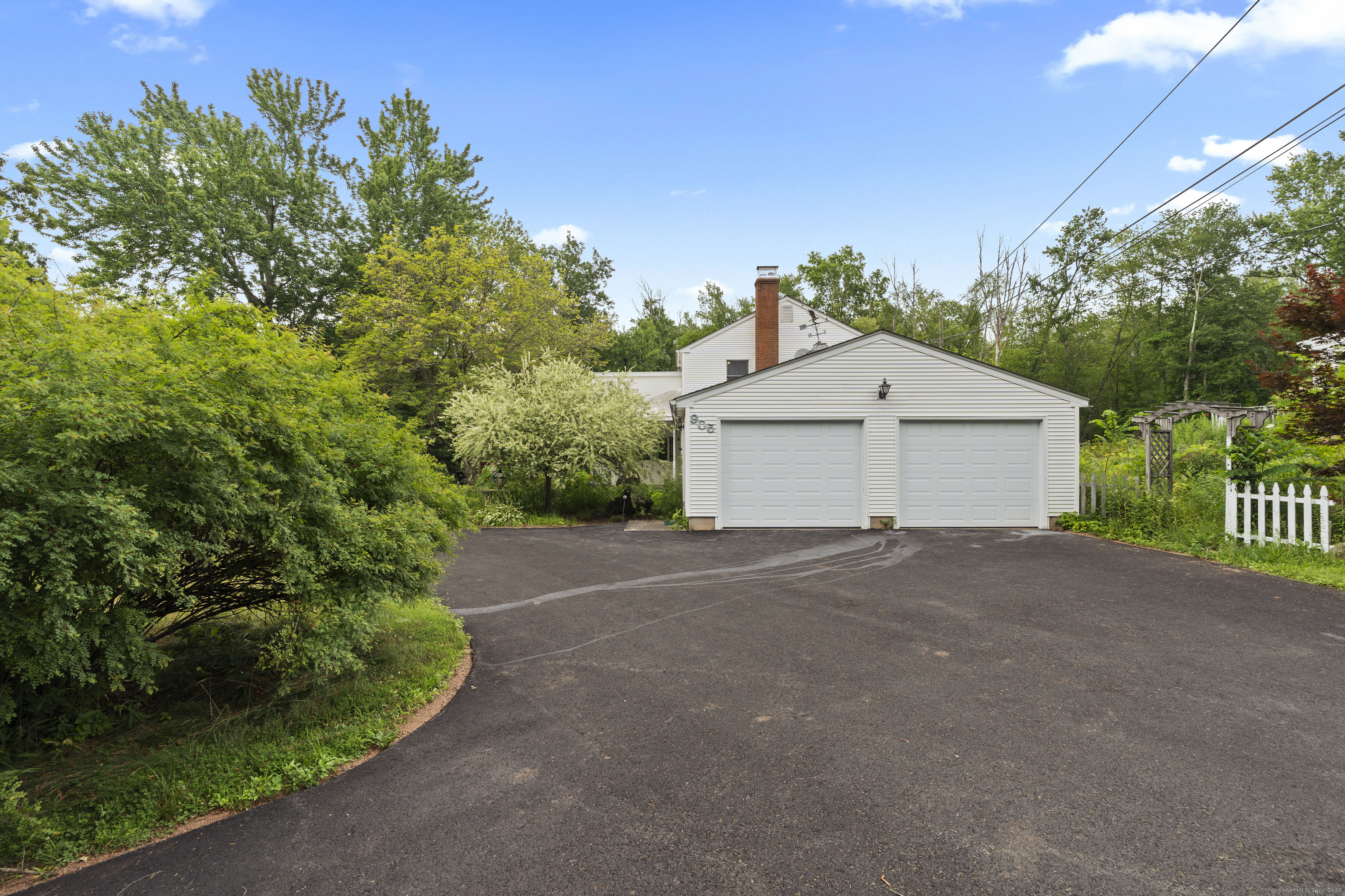 905 Meriden, Southington, 06489, 3 Bedrooms Bedrooms, ,2 BathroomsBathrooms,Single Family For Sale,For Sale,Meriden,24110082