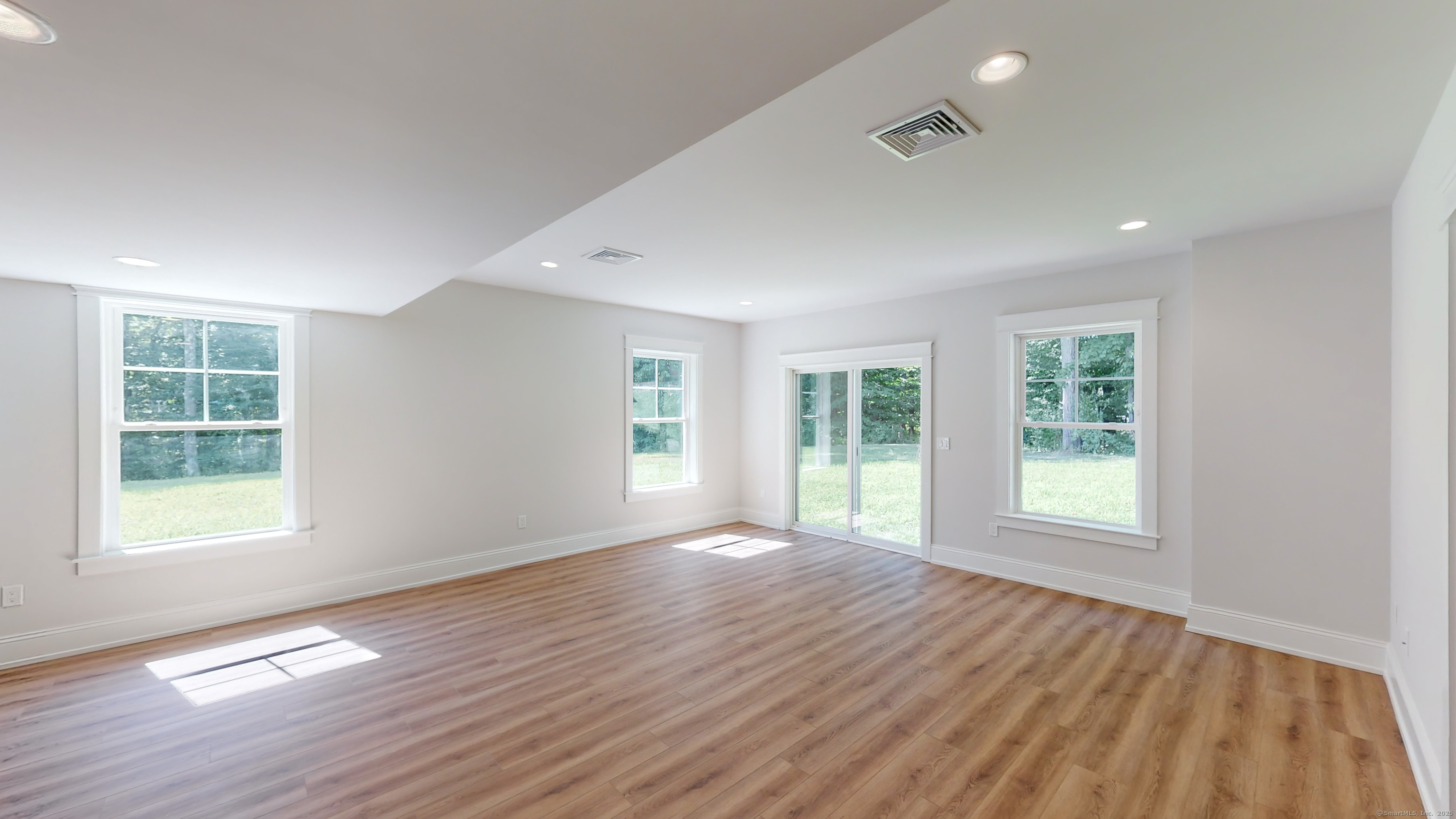 2 Twin Valley, East Lyme, 06333, 4 Bedrooms Bedrooms, ,2 BathroomsBathrooms,Single Family For Sale,For Sale,Twin Valley,24096582