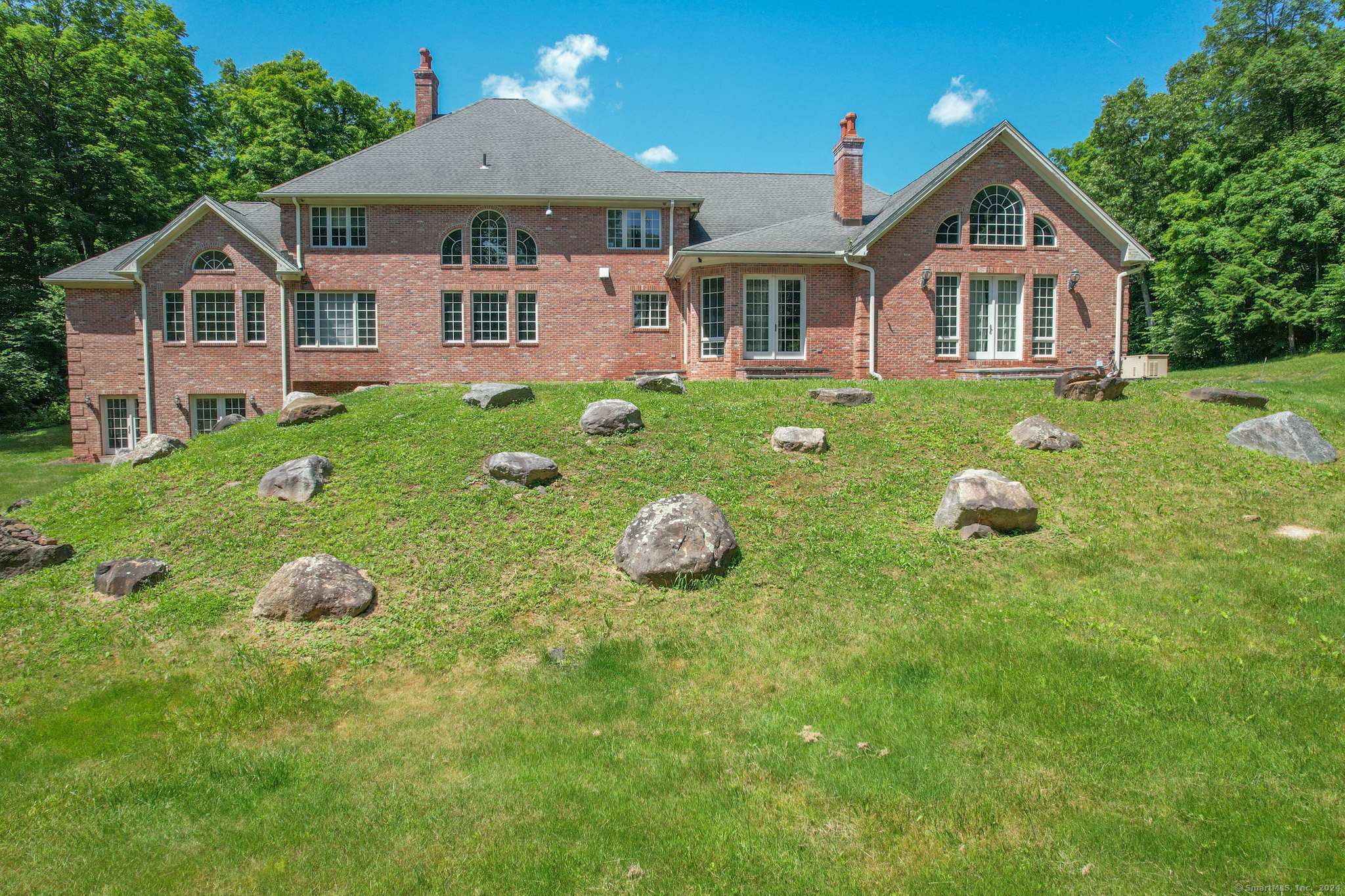 215 Old Mountain, Farmington, 06032, 5 Bedrooms Bedrooms, ,6 BathroomsBathrooms,Residential Rental,For Sale,Old Mountain,24111046