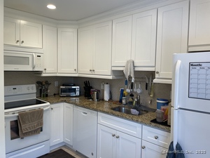 Homes for sale in Stamford, CT | 2289 Bedford St #A6, Stamford, CT 06905 | MLS# 24110816