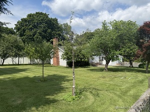 Homes for sale in New Fairfield, CT | 11 Knollcrest Rd, New Fairfield, CT 06812 | MLS# 24111319