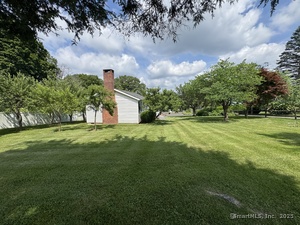 Homes for sale in New Fairfield, CT | 11 Knollcrest Rd, New Fairfield, CT 06812 | MLS# 24111319