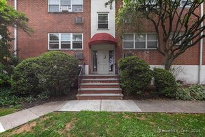 Homes for sale in Norwalk, CT | 11 Bedford Ave #APT J2, Norwalk, CT 06850 | MLS# 24111498