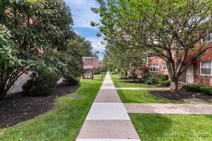 Homes for sale in Norwalk, CT | 11 Bedford Ave #APT J2, Norwalk, CT 06850 | MLS# 24111498