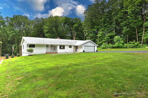 Homes for sale in Woodbridge, CT | 48 Mulberry Rd, Woodbridge, CT 06525 | MLS# 24111180