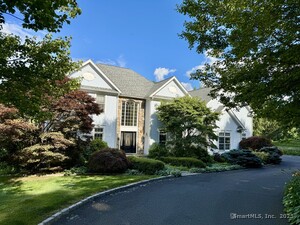 Homes for sale in Woodbury, CT | 35 Coach Light Dr, Woodbury, CT 06798 | MLS# 24110659