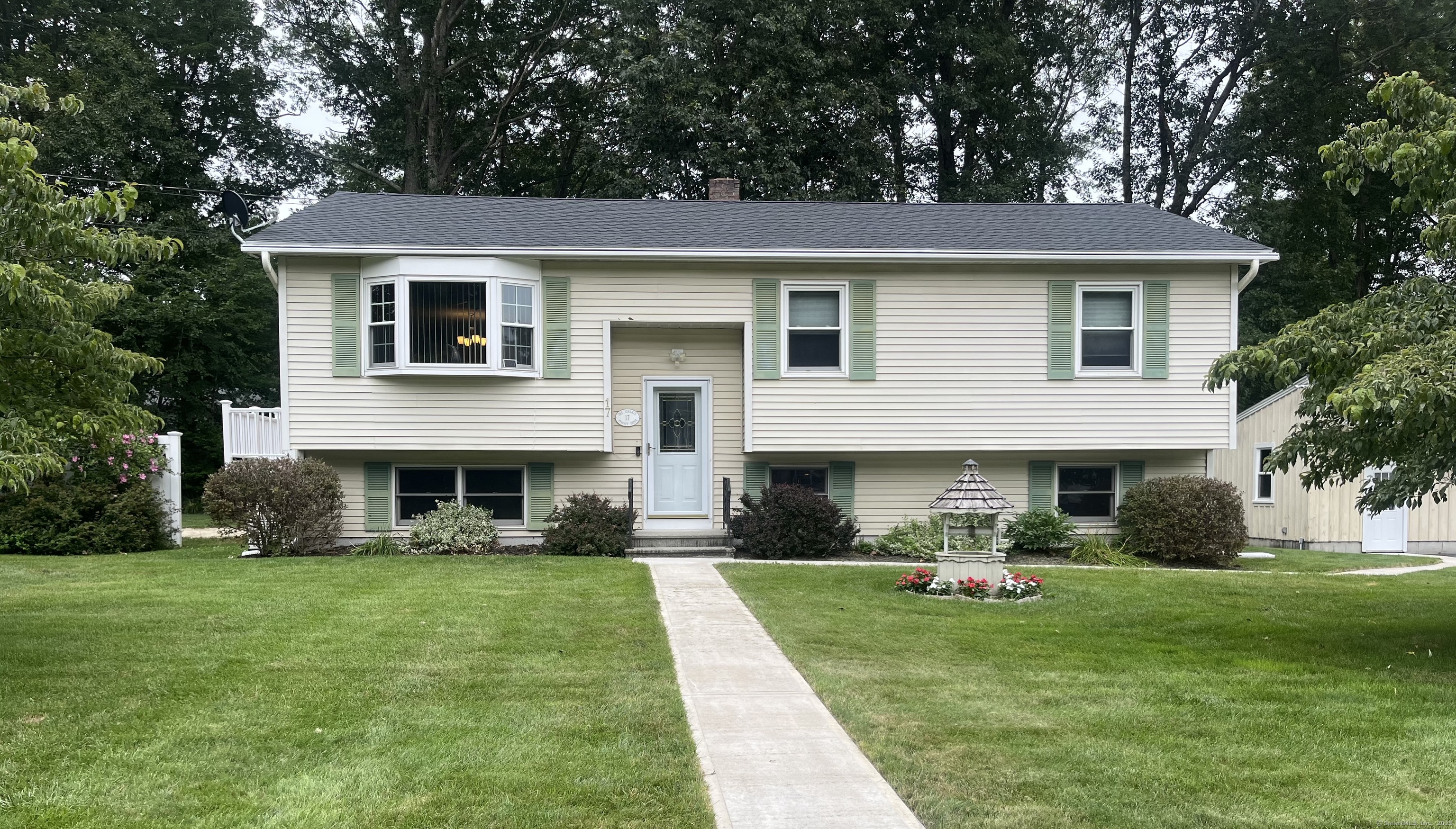 17 Stanley Drive Plainfield CT