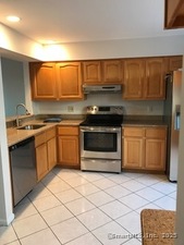 Homes for sale in Danbury, CT | 55 Mill Plain Rd #17-6, Danbury, CT 06811 | MLS# 24111969