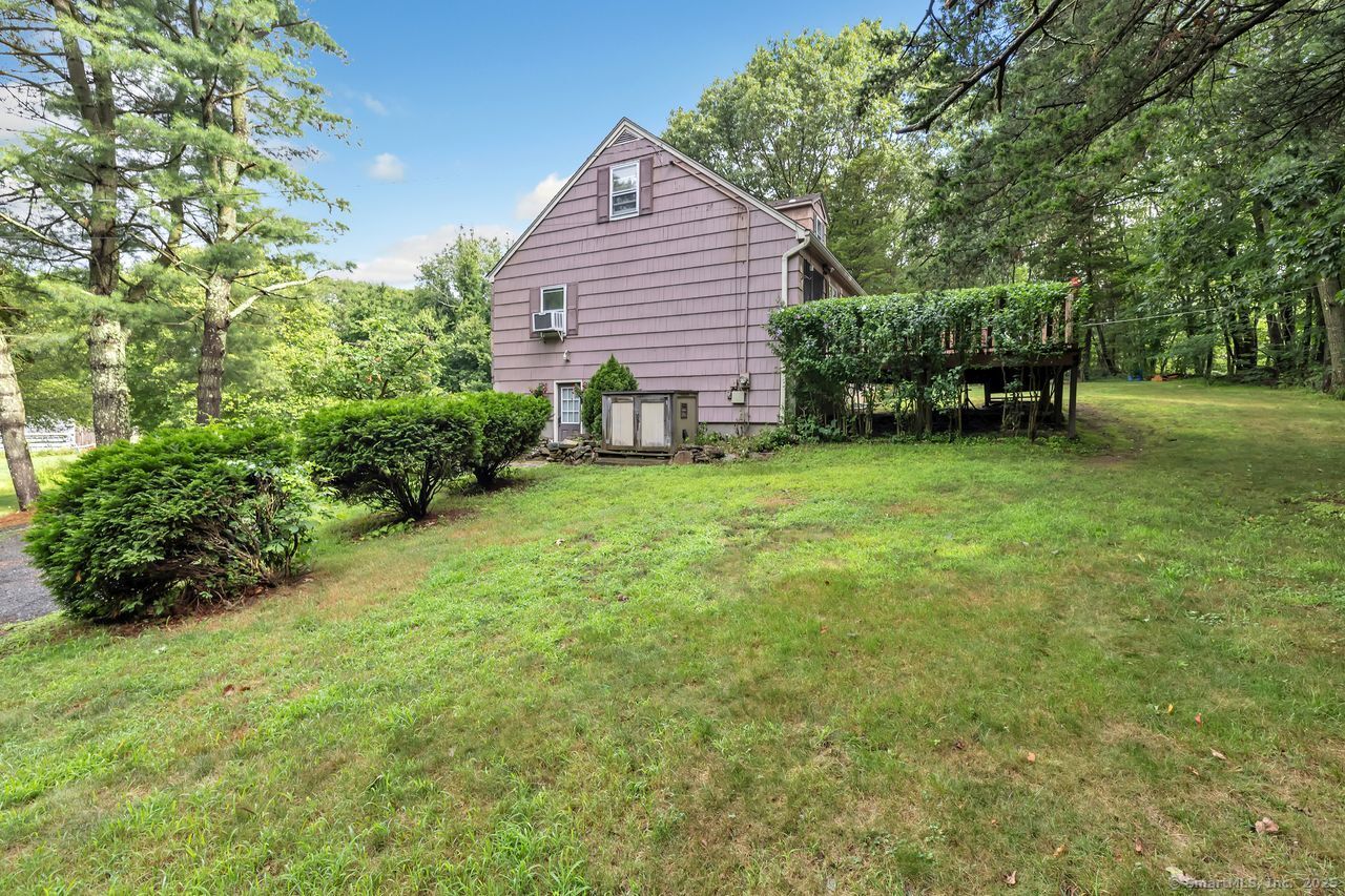 43-1/2 Willoughby, Shelton, 06484, 3 Bedrooms Bedrooms, ,1 BathroomBathrooms,Single Family For Sale,For Sale,Willoughby,170621655