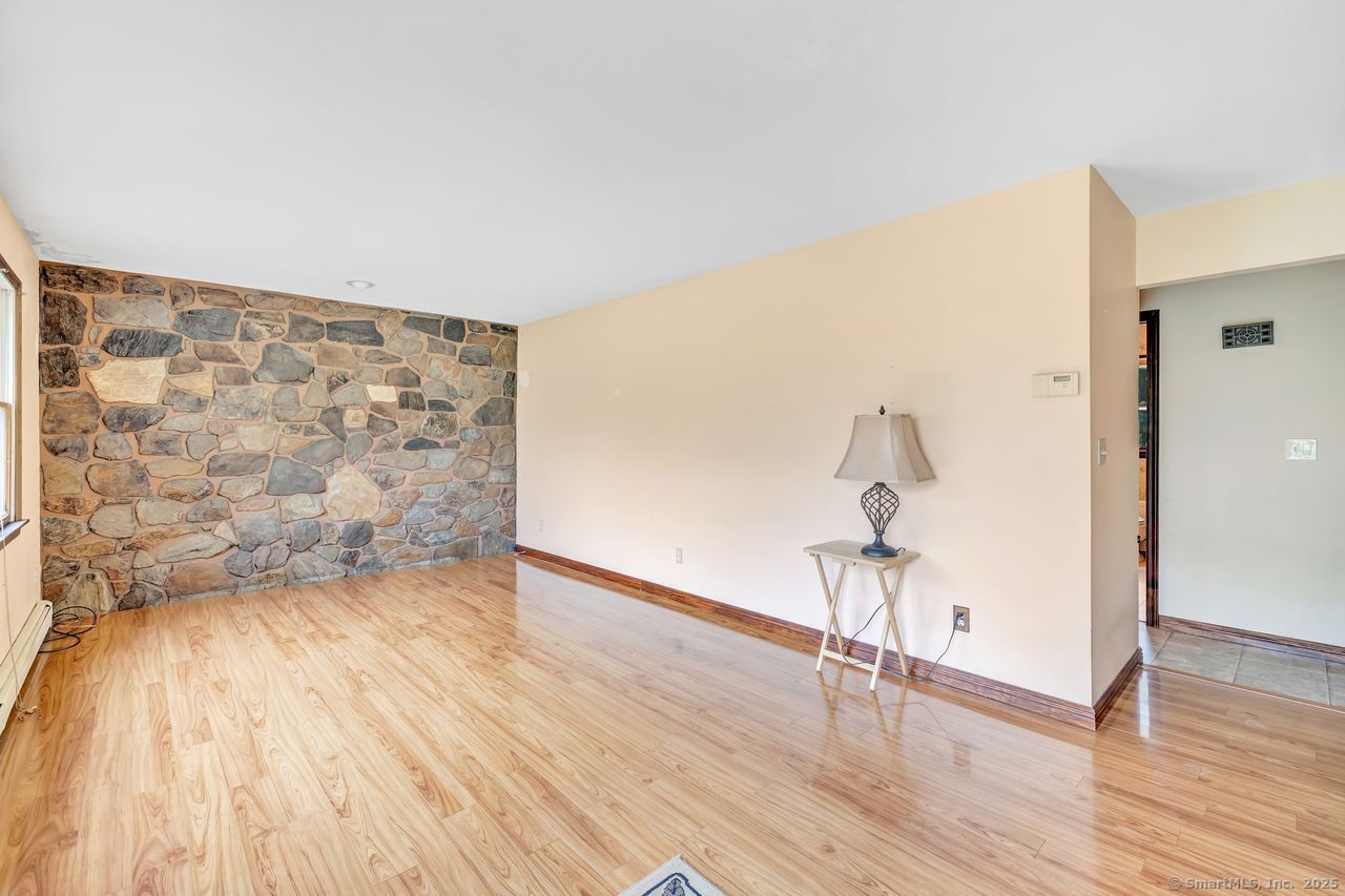 43-1/2 Willoughby, Shelton, 06484, 3 Bedrooms Bedrooms, ,1 BathroomBathrooms,Single Family For Sale,For Sale,Willoughby,170621655