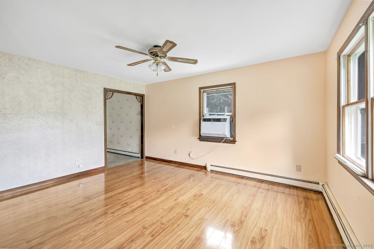 43-1/2 Willoughby, Shelton, 06484, 3 Bedrooms Bedrooms, ,1 BathroomBathrooms,Single Family For Sale,For Sale,Willoughby,170621655