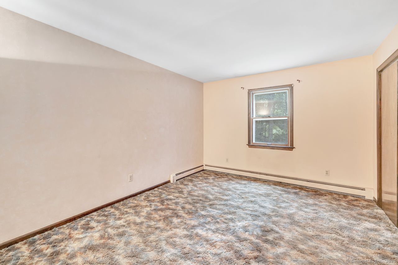 43-1/2 Willoughby, Shelton, 06484, 3 Bedrooms Bedrooms, ,1 BathroomBathrooms,Single Family For Sale,For Sale,Willoughby,170621655