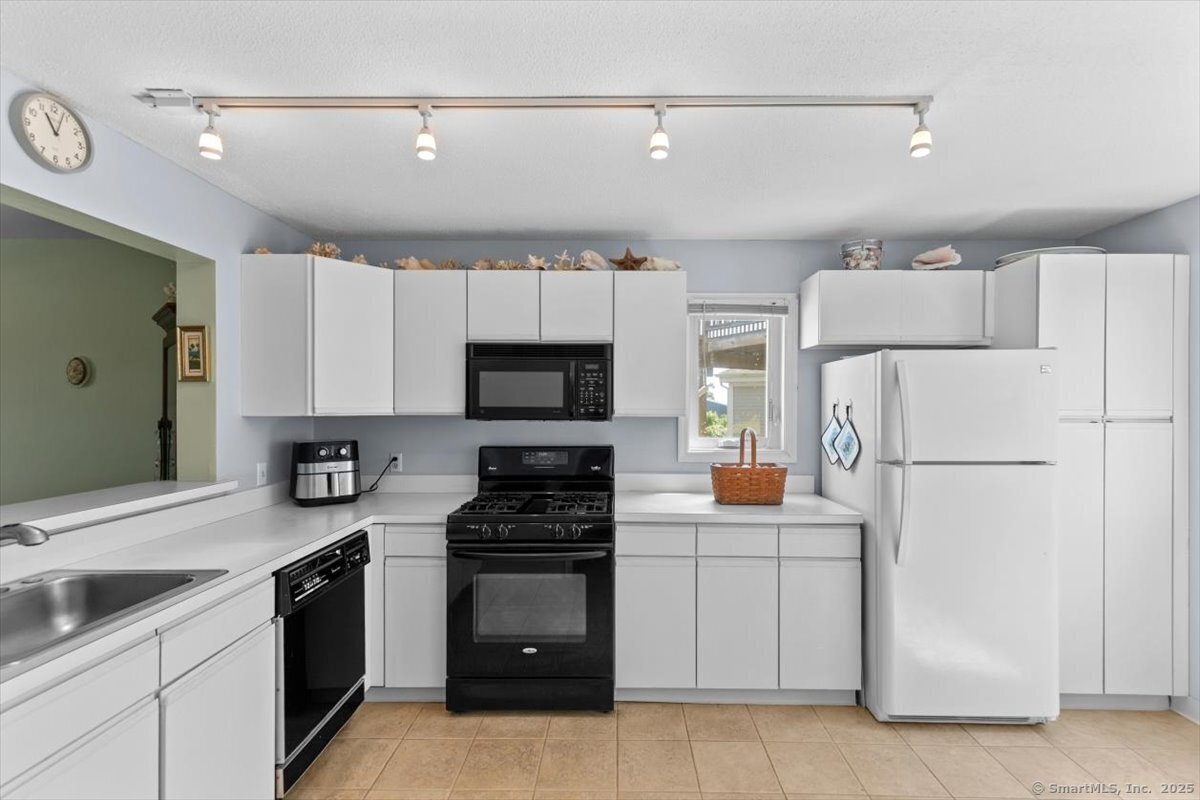 Homes for sale in East Haven, CT | 2 Mansfield Grove Rd #262, East Haven, CT 06512 | MLS# 24110479