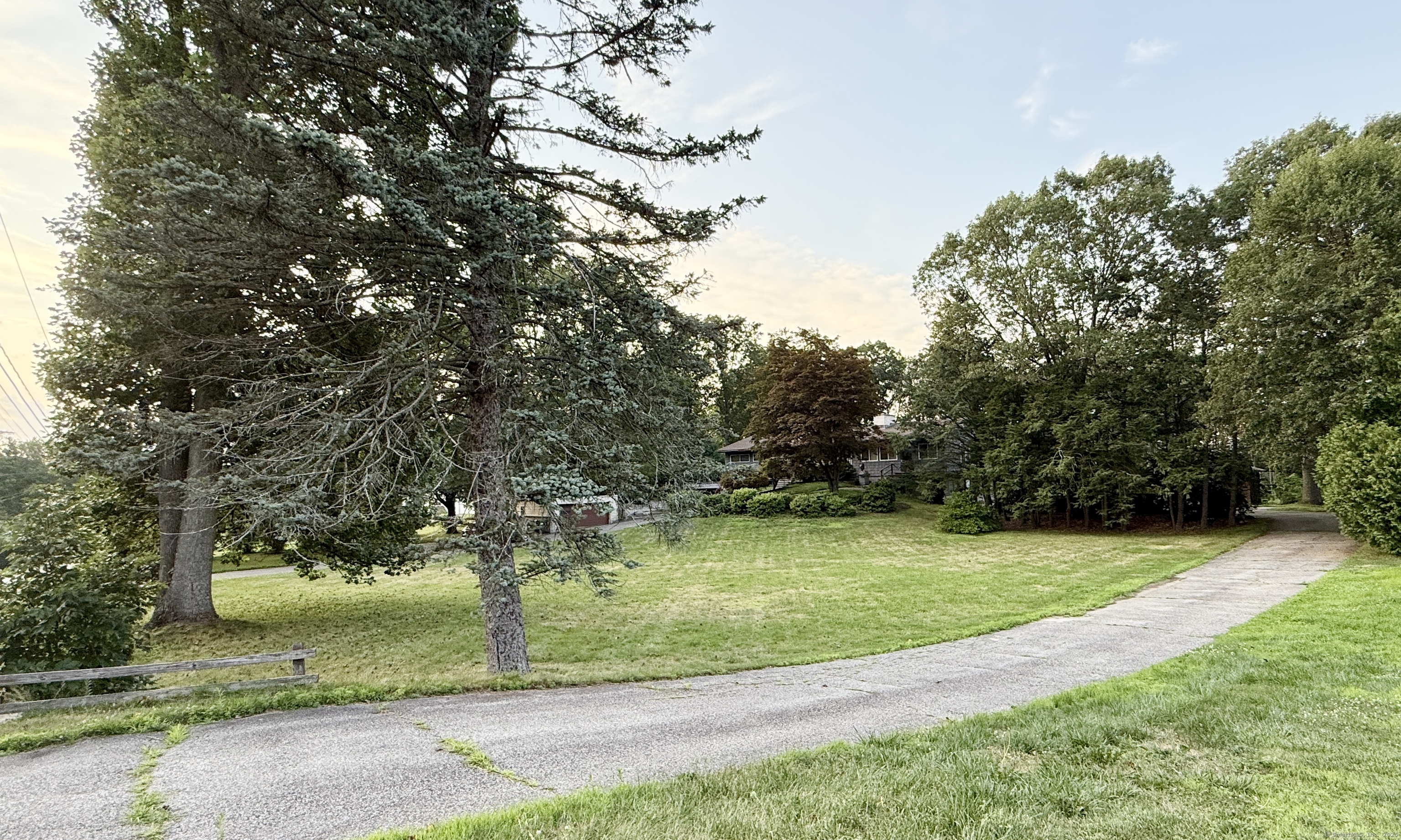 Homes for sale in Seymour, CT | 19 Davis Rd, Seymour, CT 06483 | MLS# 24112841