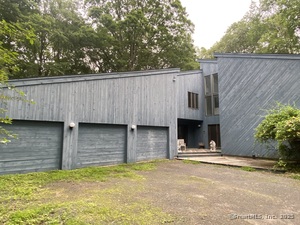 11 Winding Brook Road