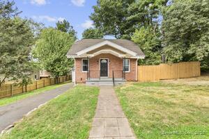 Homes for sale in Hamden, CT | 72 Hobson Ave, Hamden, CT 06514 | MLS# 24113265