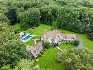 9 Greenbrier Road