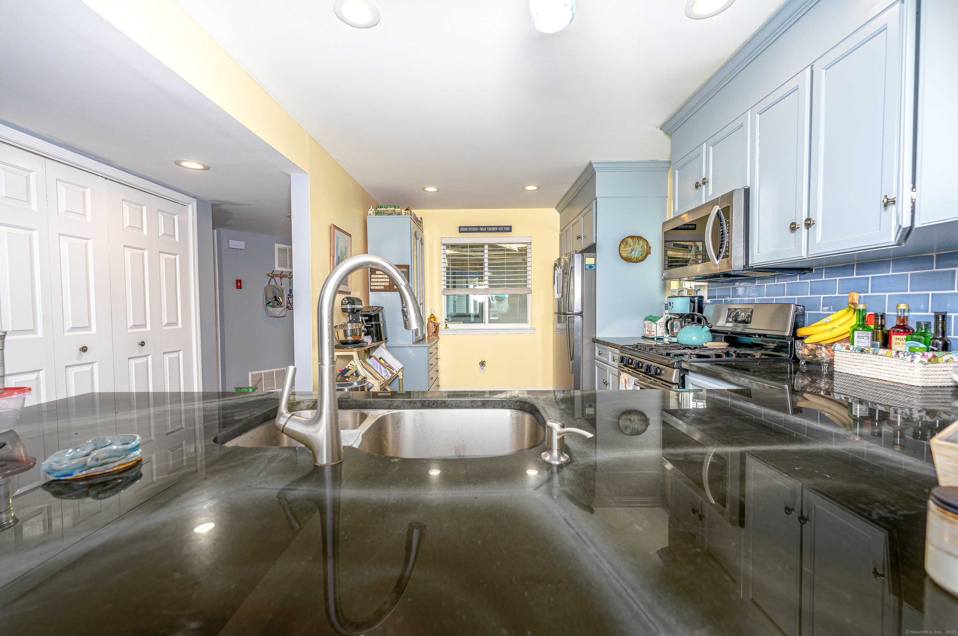 1 Mansfield Grove, East Haven, 06512, 2 Bedrooms Bedrooms, ,2 BathroomsBathrooms,Condo/co-op For Sale,For Sale,Mansfield Grove,24110406