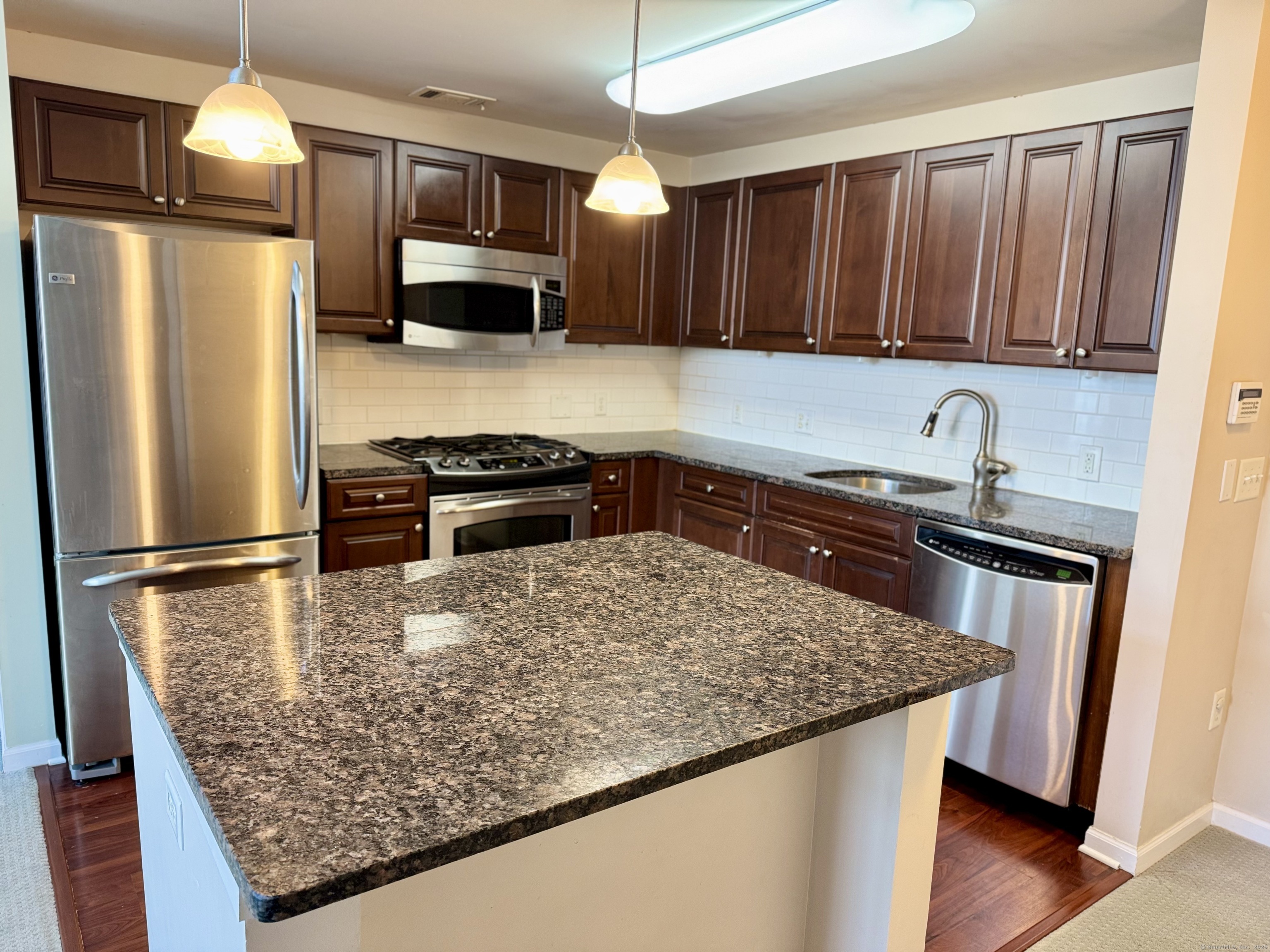 850 Main, Stamford, 06902, 2 Bedrooms Bedrooms, ,2 BathroomsBathrooms,Residential Rental,For Sale,Main,24085993
