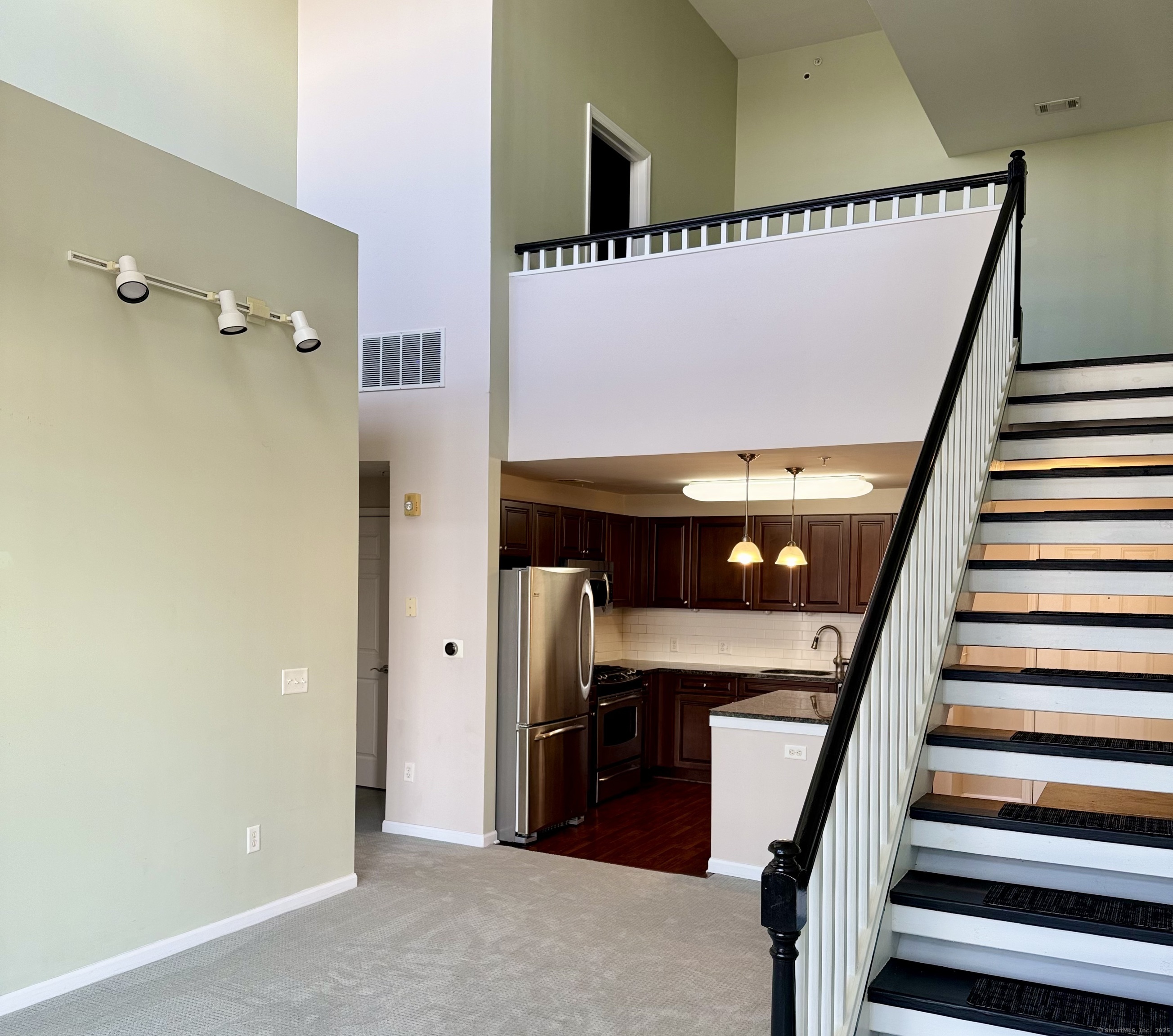 850 Main, Stamford, 06902, 2 Bedrooms Bedrooms, ,2 BathroomsBathrooms,Residential Rental,For Sale,Main,24085993