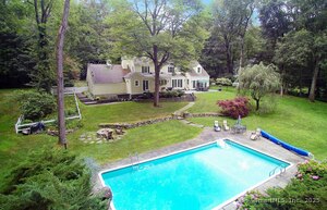 8 Strawberry Ridge Road