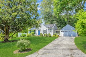 6 Hillandale Manor