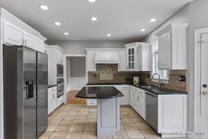 Homes for sale in Farmington, CT | (Undisclosed), Farmington, CT 06032 | MLS# 24112687