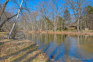 Homes for sale in Weston, CT | 17 Huckleberry Ln, Weston, CT 06883 | MLS# 24110589