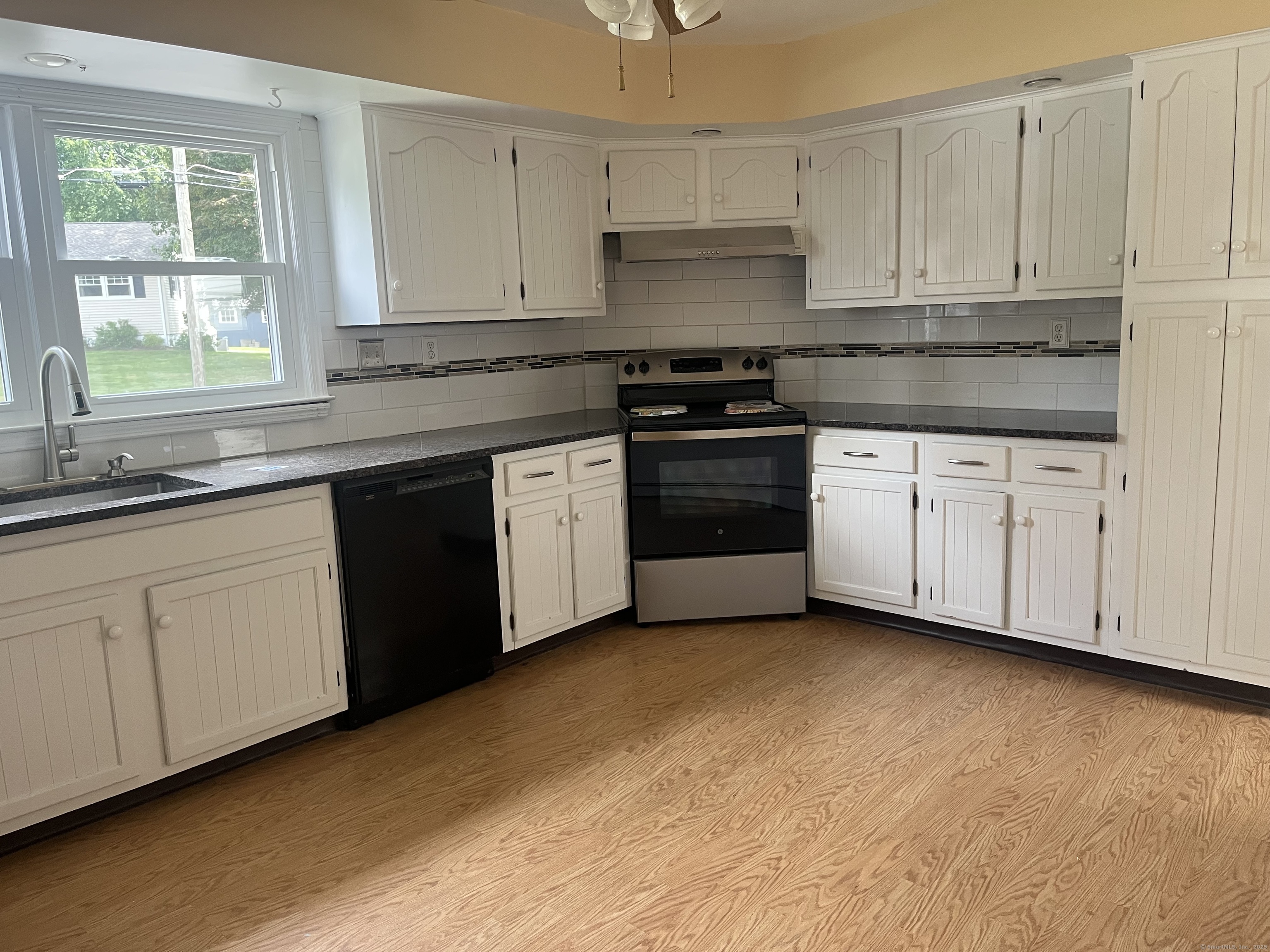 7 Maple Ridge, Danbury, 06811, 3 Bedrooms Bedrooms, ,2 BathroomsBathrooms,Residential Rental,For Sale,Maple Ridge,24110886