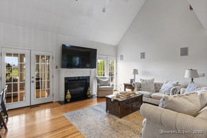 Homes for sale in Suffield, CT | 44 Farmstead Ln, Suffield, CT 06078 | MLS# 24114336